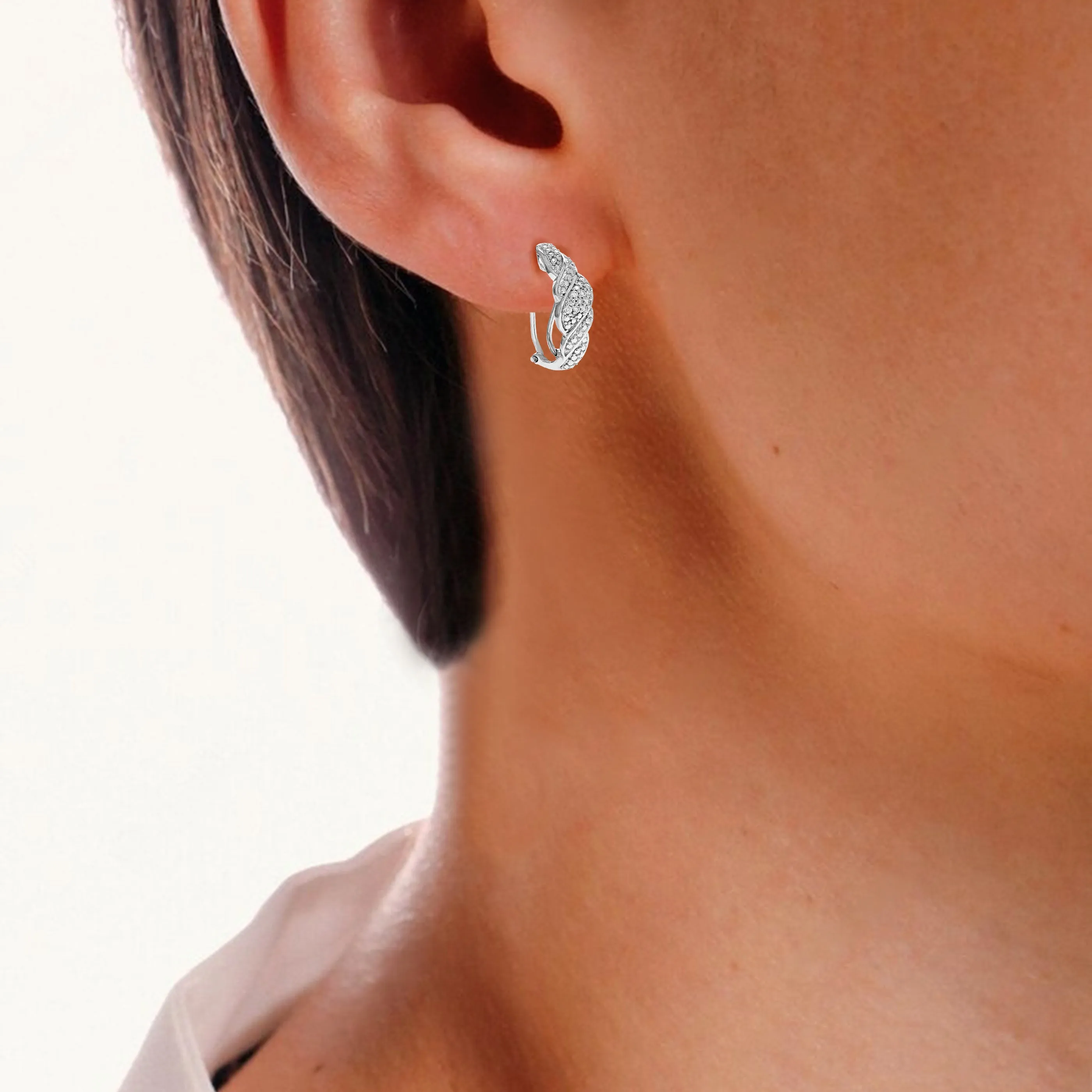 1/5 cttw Lab Grown Diamond Twist Hoop Earring in Sterling Silver