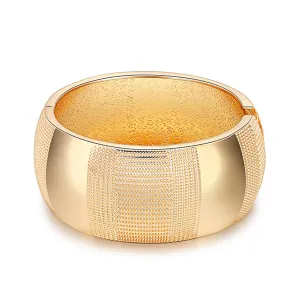 18K Gold-Plated Embossed Wavy Pattern Bangle