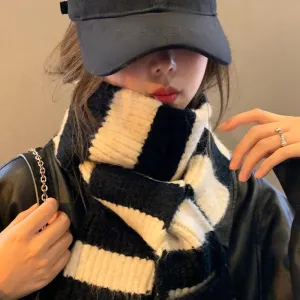 Buy one get one free. Japanese-style contrasting color striped scarf for women. Winter, Korean version, versatile, simple and retro knitted scarf. Warm and cold-proof scarf C-240911-4