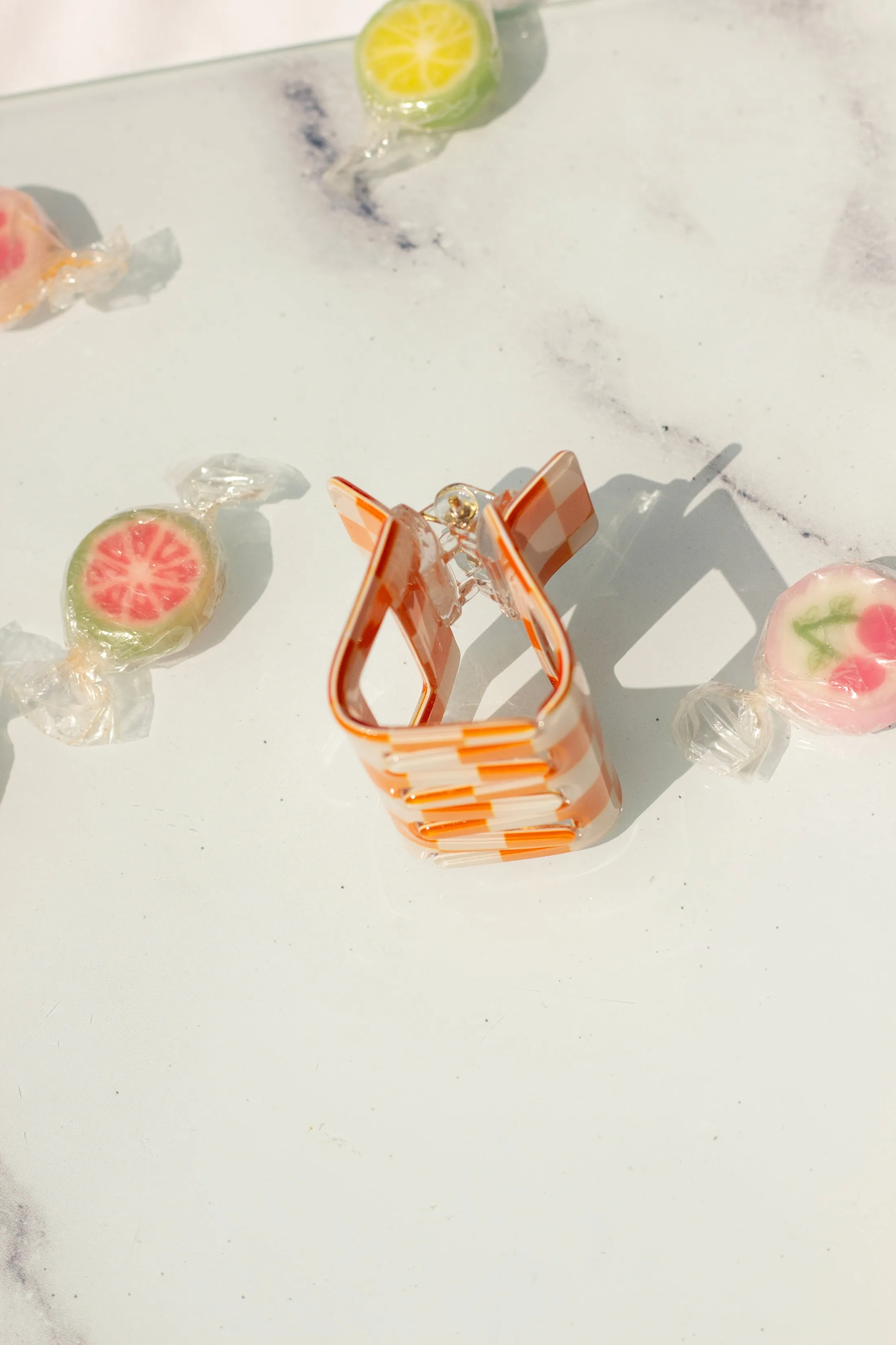 Checkerboard Print Cut Out Rectangle Claw Hair Clip