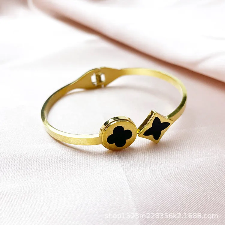Classic retro black shell four-leaf clover Stainless Steel bracelet for Women