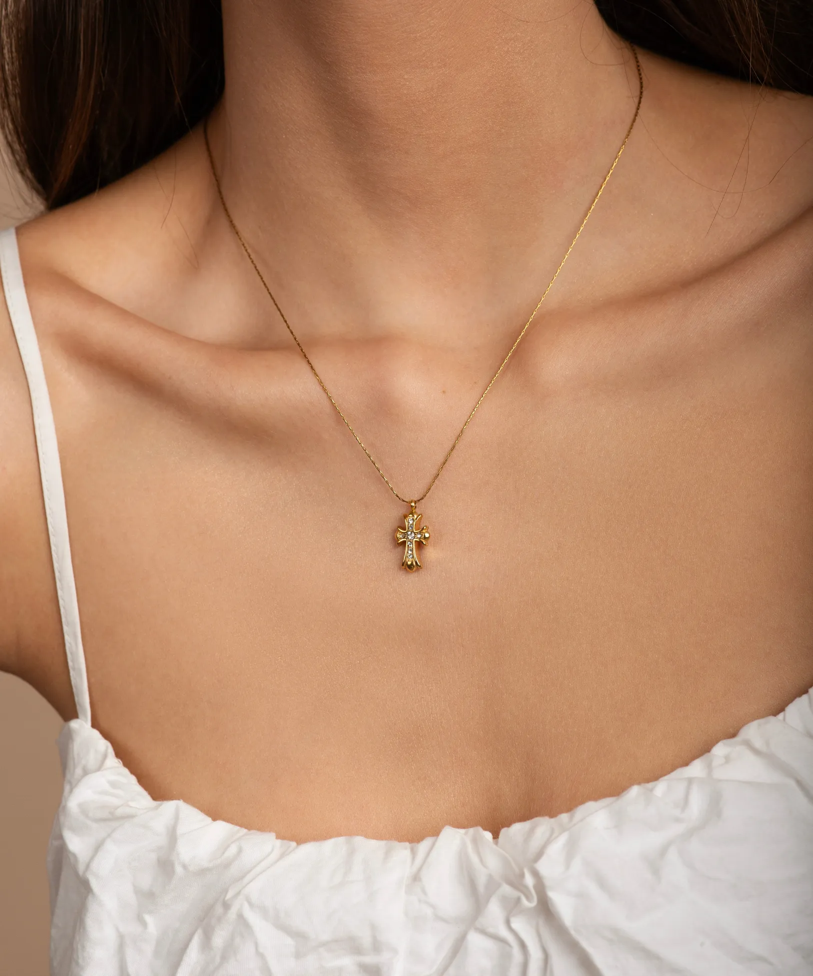 Daria Vintage Cross Pendant Necklace