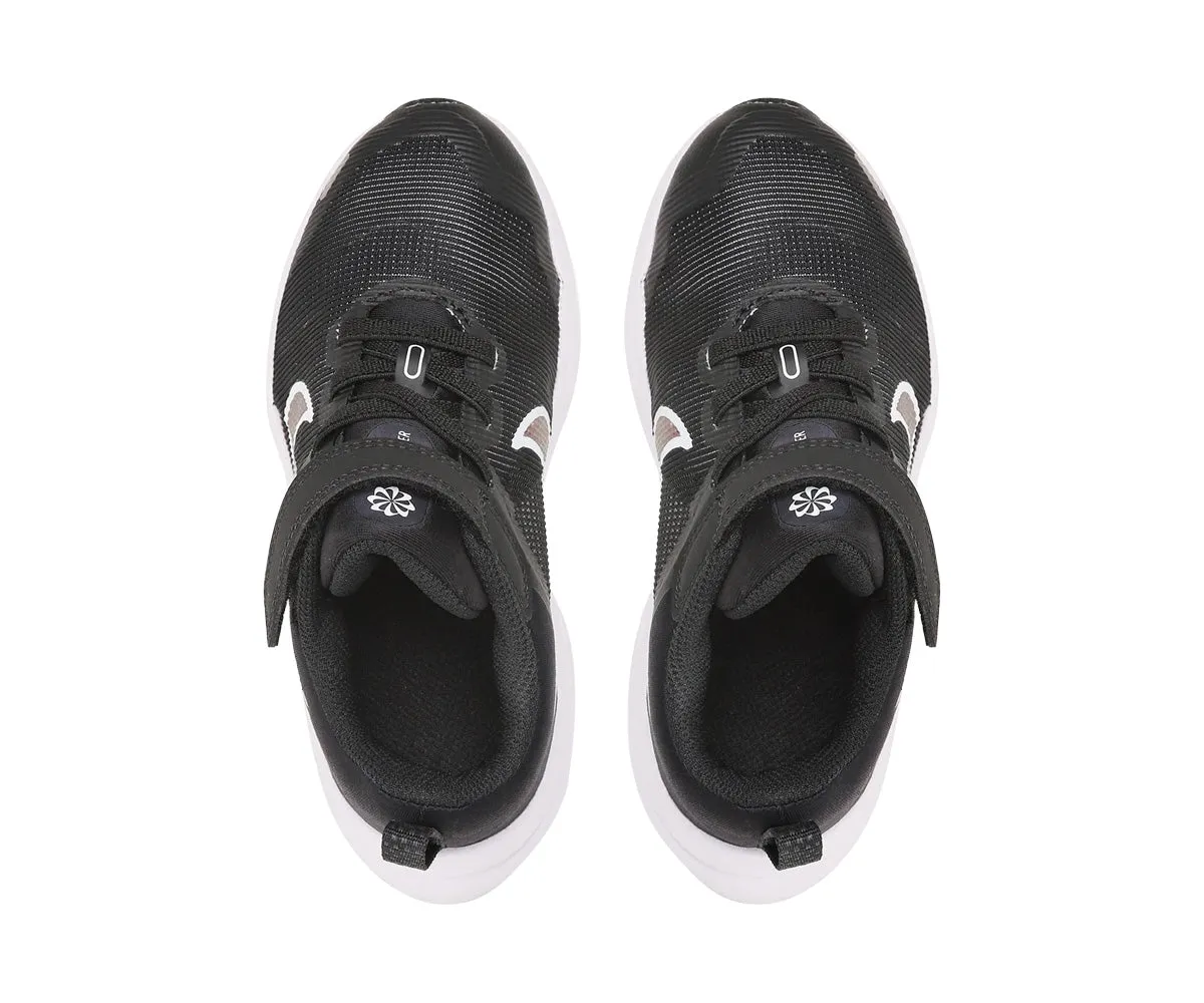 DOWNSHIFTER 12 - Souliers de course pour filles - Nike