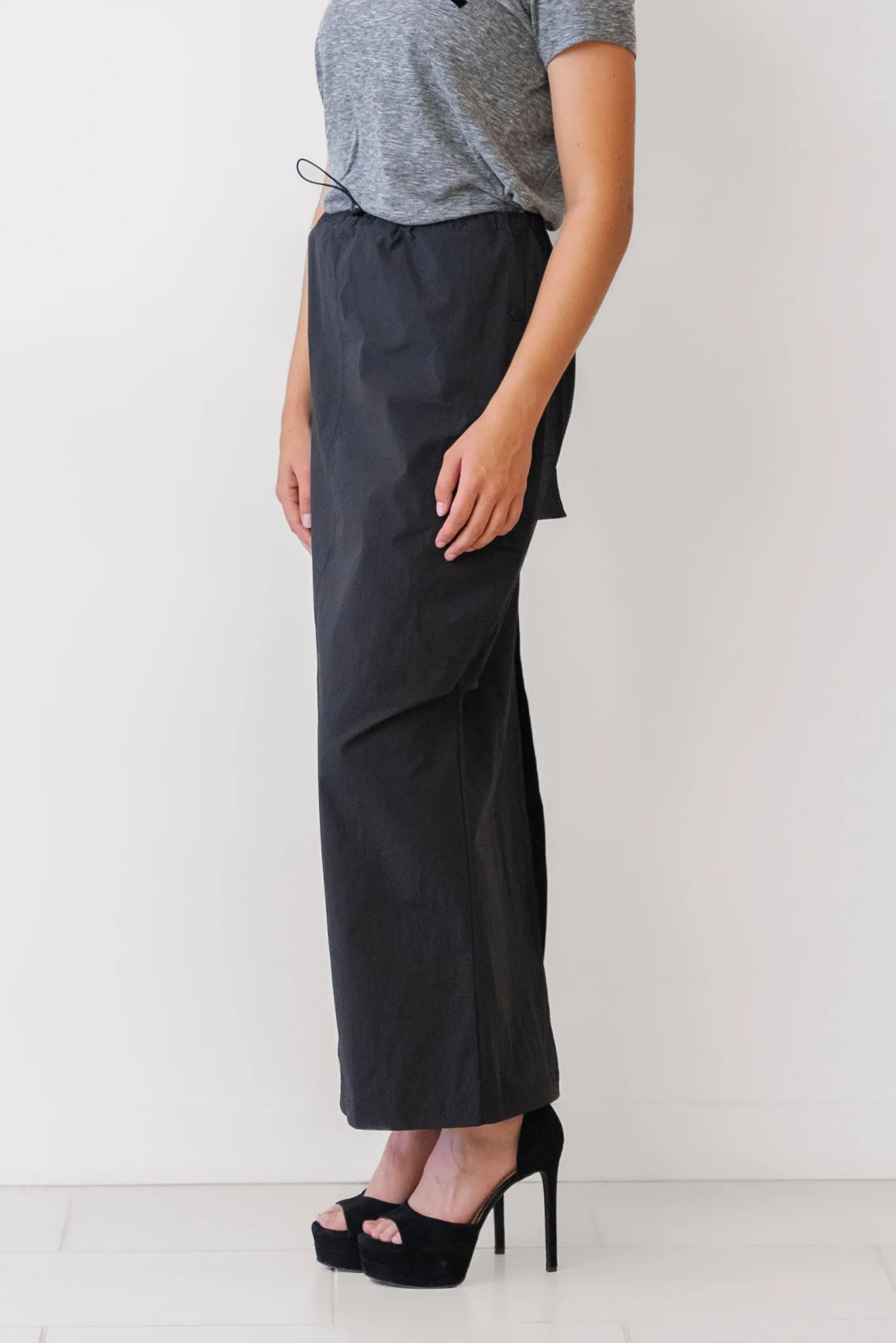 Elan Cargo Skirt in Black