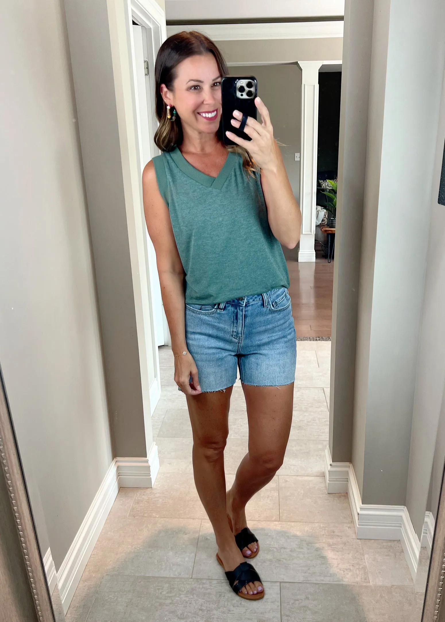 Green Contrast Trim V-Neck Loose Fit Tank Top