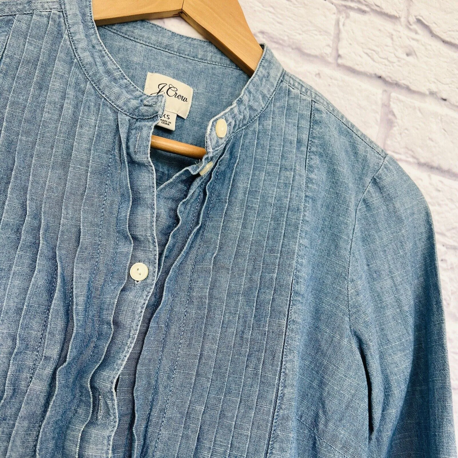 J. CREW Pullover Dress Shirt Sz XS 1/2 Button Up Blue Denim Long Sleeve Top