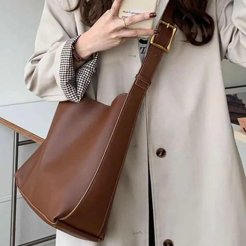 Juliet | Classic Handbag with Sophisticated Style