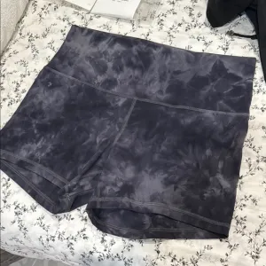 Lululemon Align Tie-Dye Shorts 4 inches