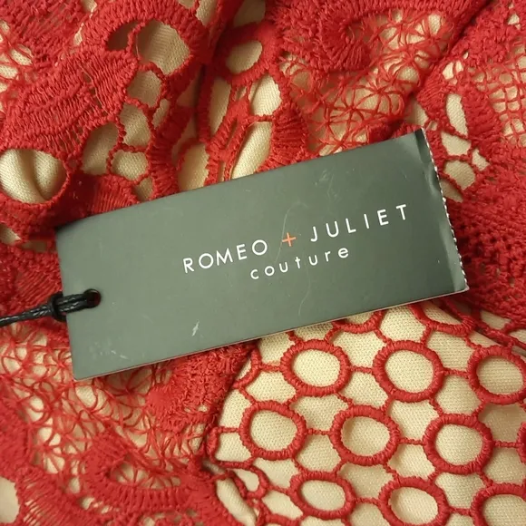 NWT, Romeo   Juliet Couture Red Lace Dress