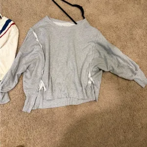 Reserved- Free People Gray Crew Neck Sweater with Relaxed Fit