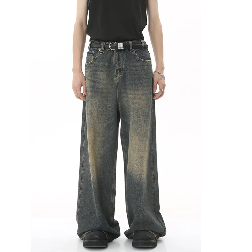 Retro Clean-Fit Distressed Loose Jeans