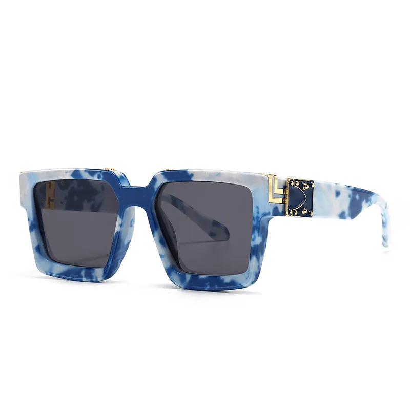 Retro Cloud Print Modern Blue Sky and White Cloud Sunglasses Female