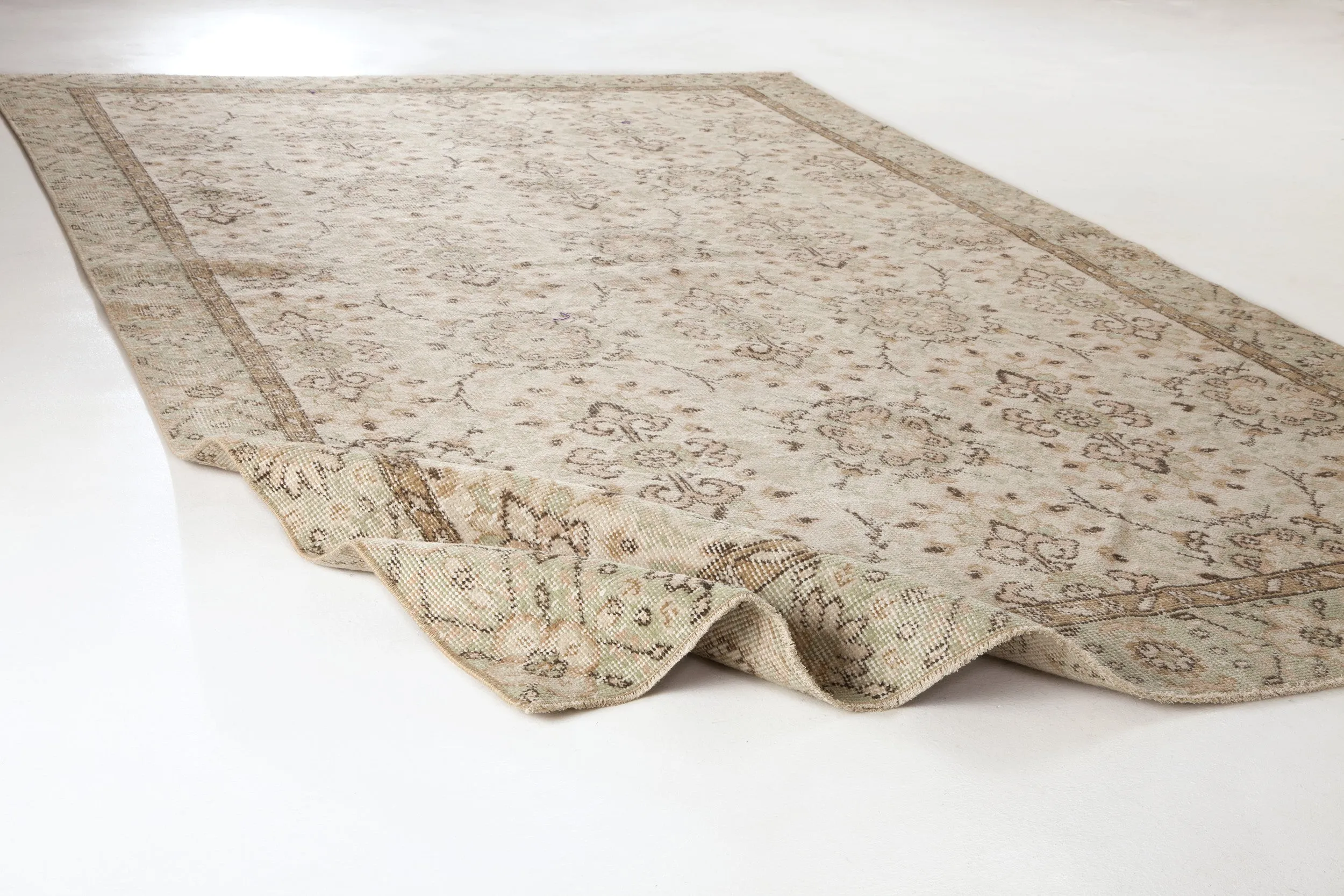 Retro Design Beige Over Dyed Vintage Rug 5'10'' x 9'2'' ft 178 x 280 cm