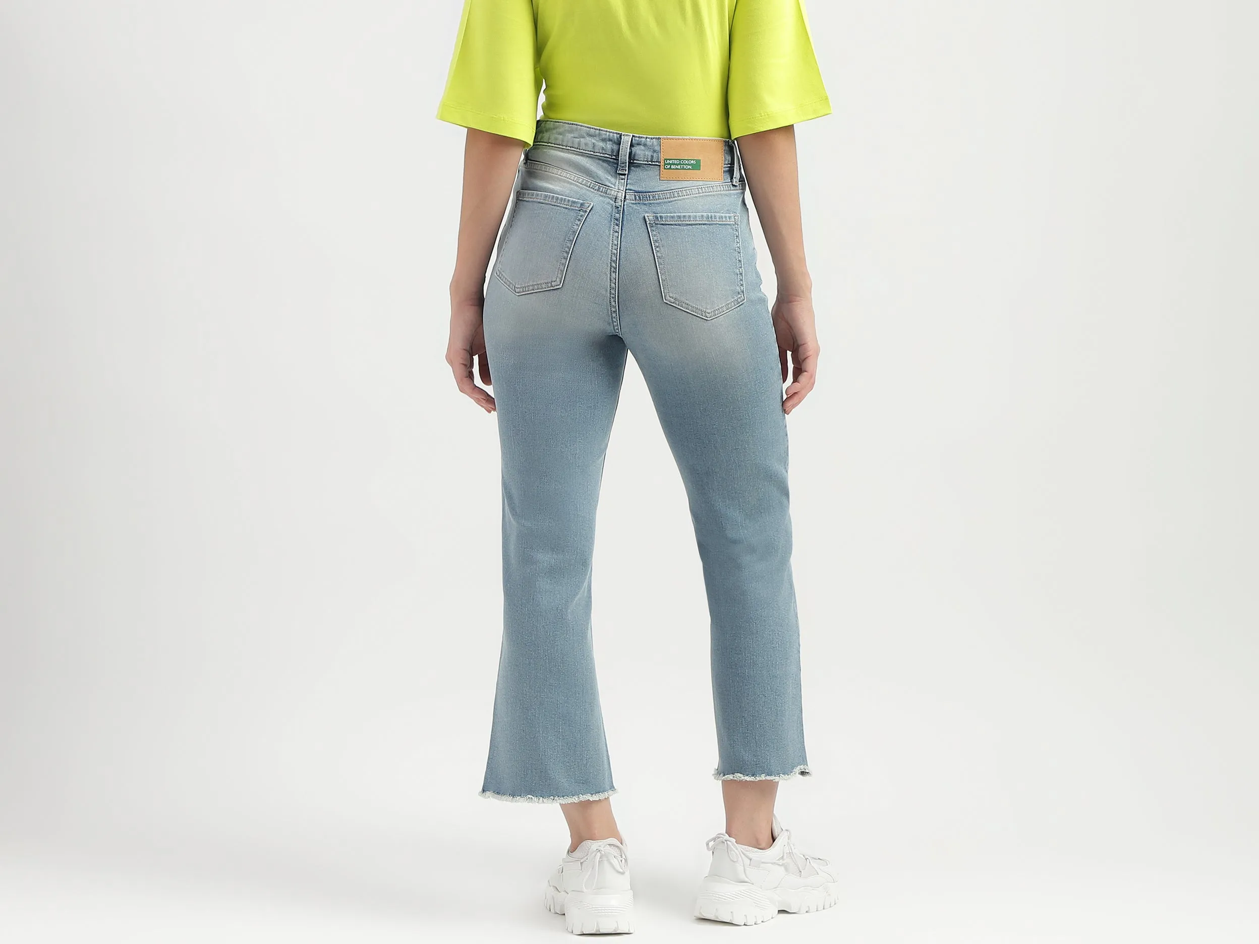 Solid Pattern Straight Fit Jeans