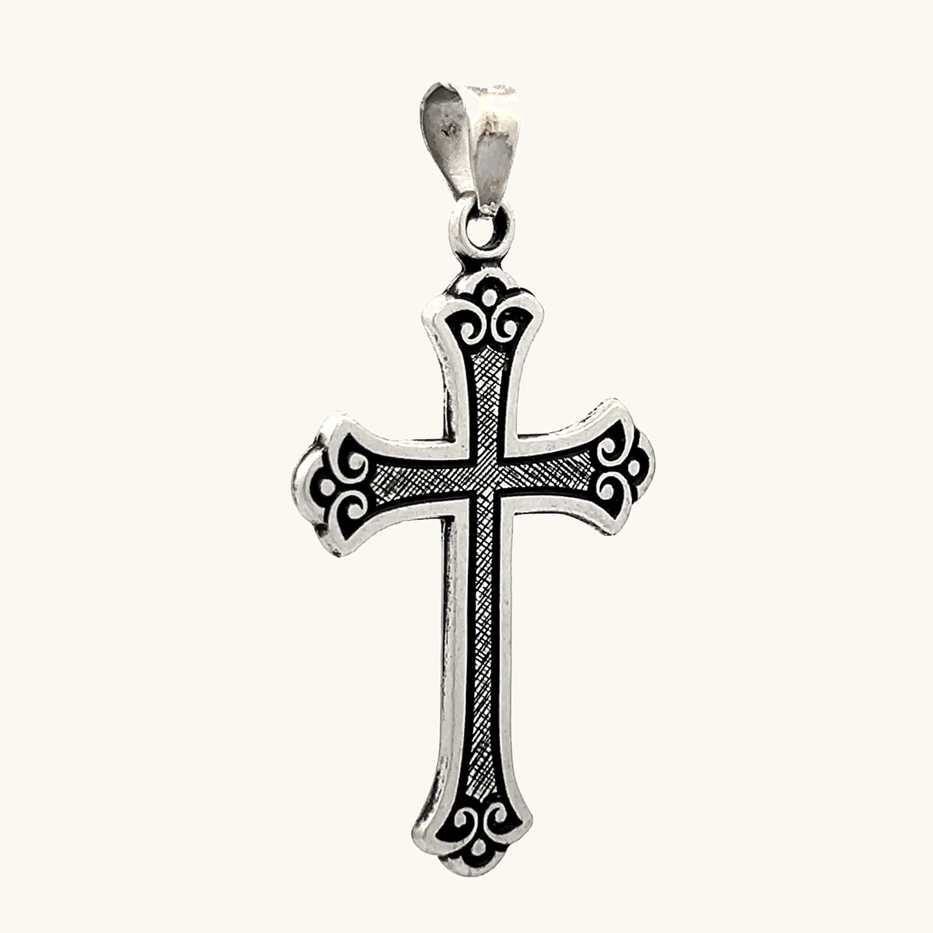 STERLING SILVER DESIGN CROSS PENDANT
