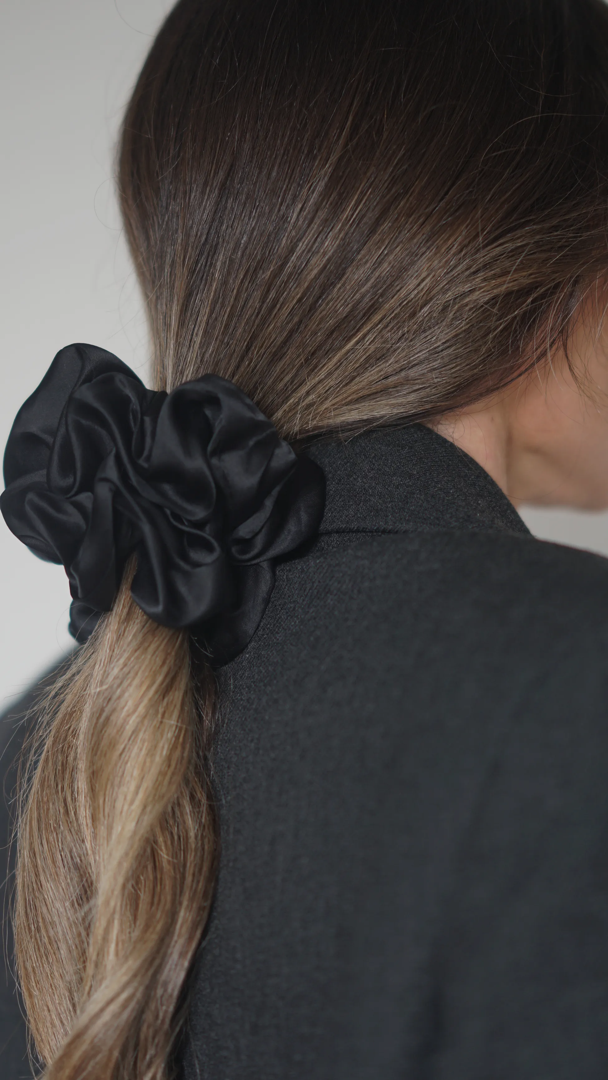 THE ALICE ORGANZA MEDIUM - BLACK