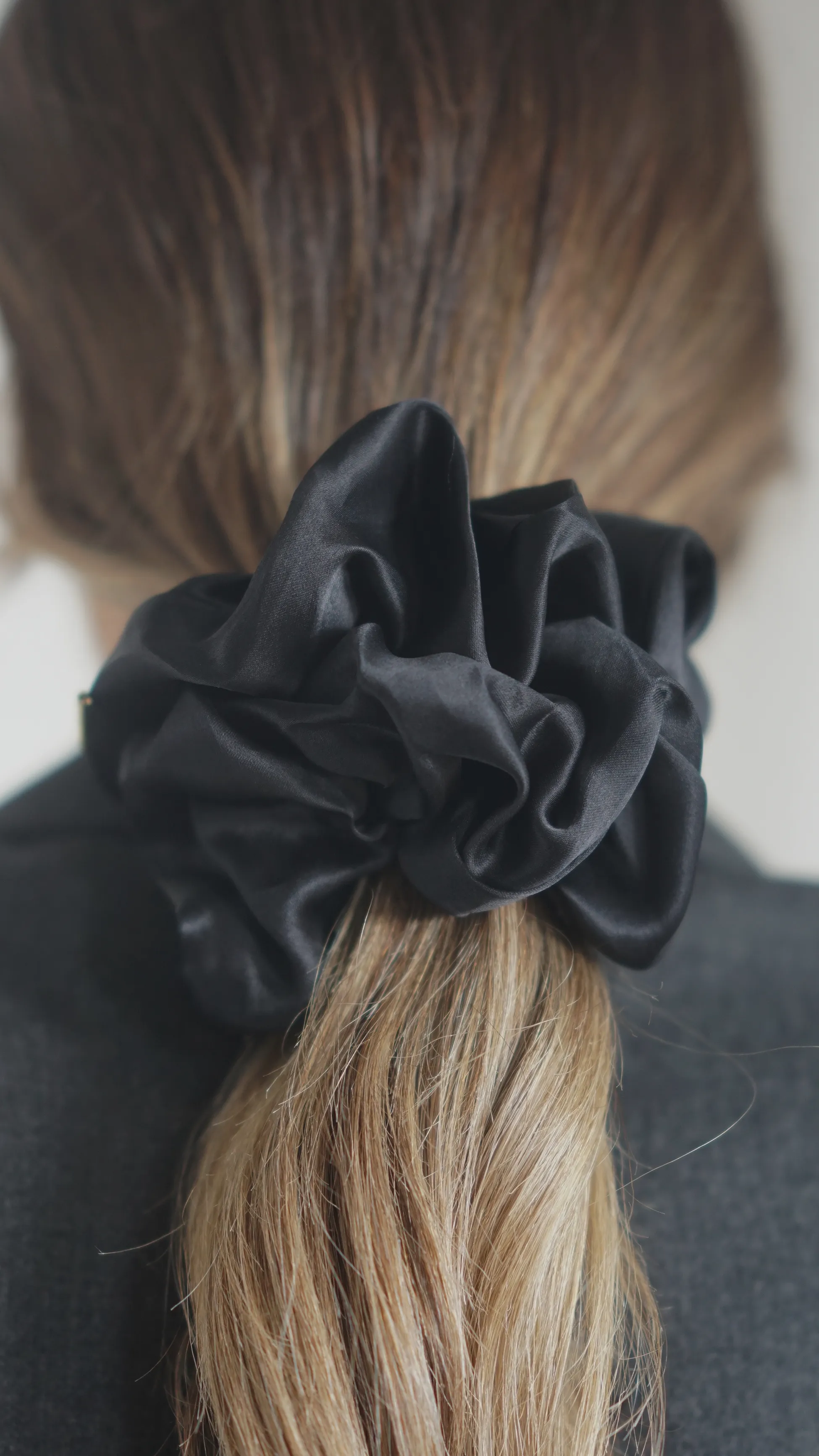 THE ALICE ORGANZA MEDIUM - BLACK
