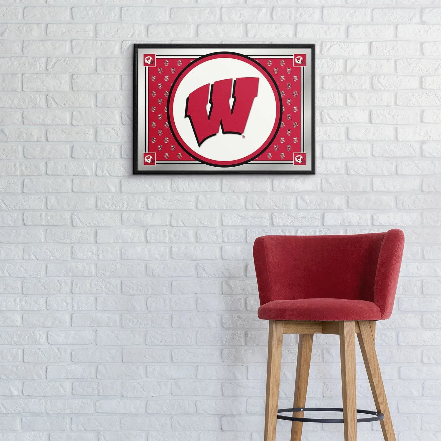 Wisconsin Badgers: Team Spirit - Framed Mirrored Wall Sign