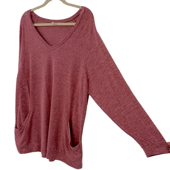 Women’s Plus Size Light Red V-Neck Sweater with Pockets